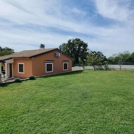Villa In Minj With Swimming Pool Žminj